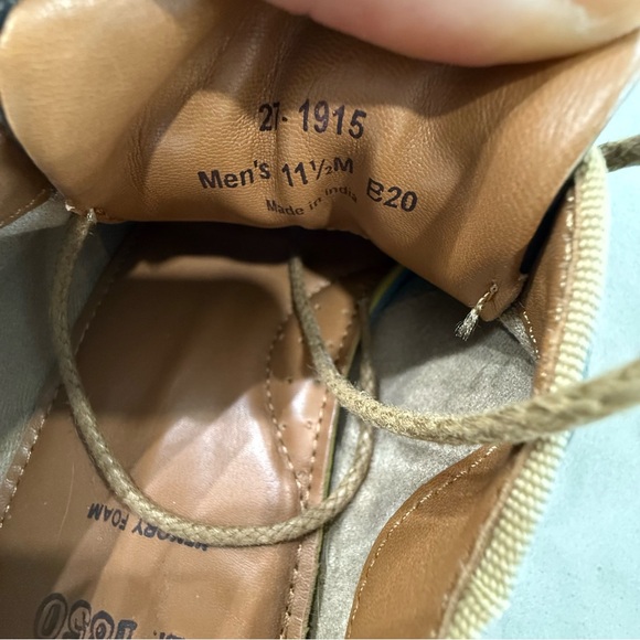 Johnston & Murphy Black and Brown Oxfords - Picture 3 of 5